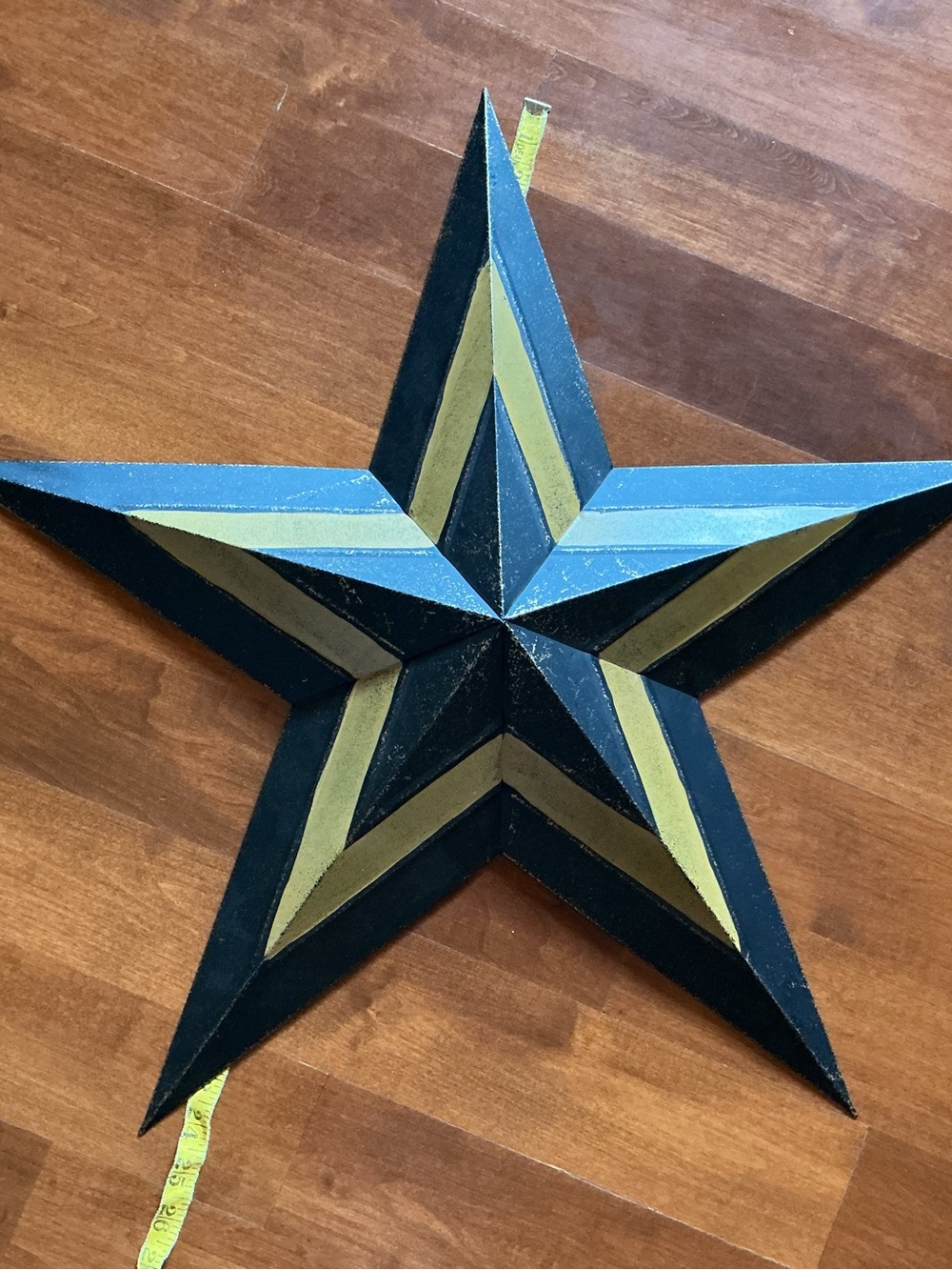 Rustic Black and Gold Metal Star Wall Decor - Unbranded - Picture 4 of 4